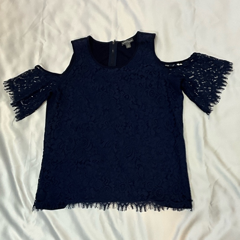 Market & Spruce Navy Lace Cold Shoulder Blouse